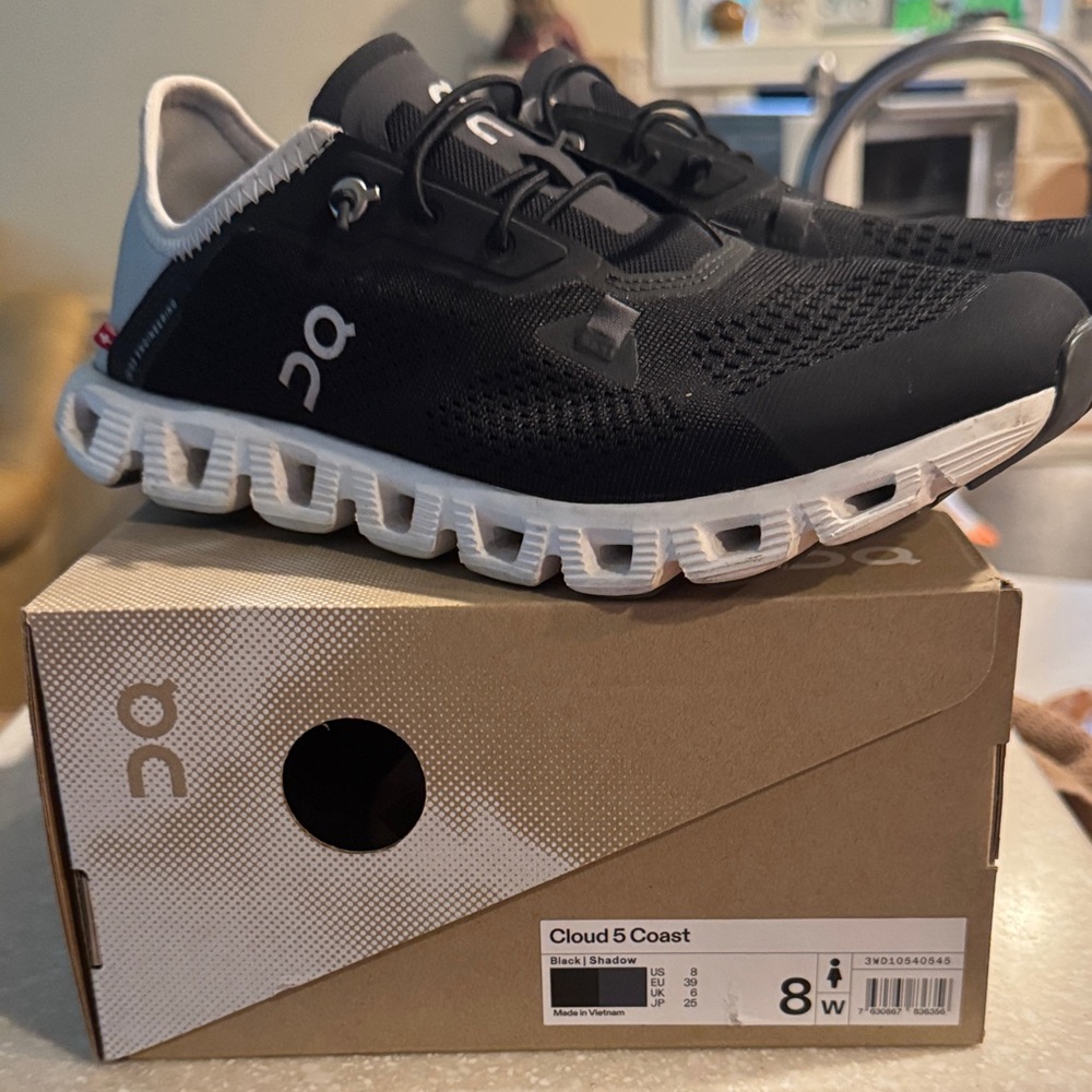 On Cloud 5 Coast Black Sneakers